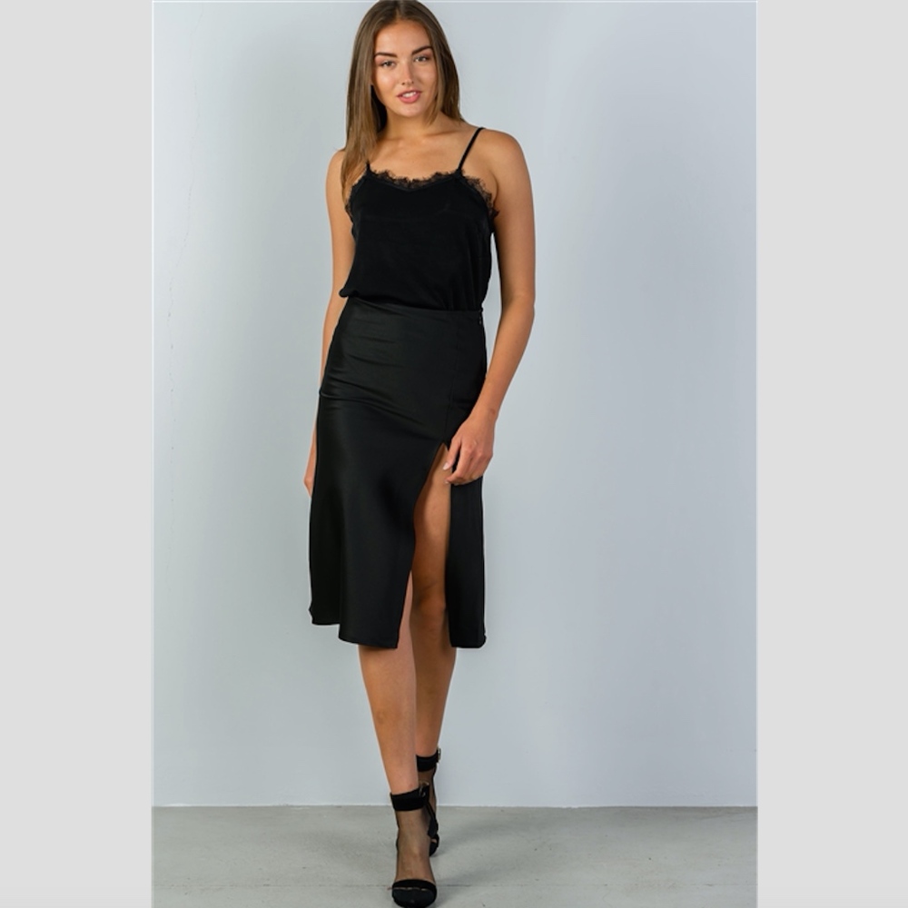 Black Side Slit Midi Skirt - Picture 2 of 6